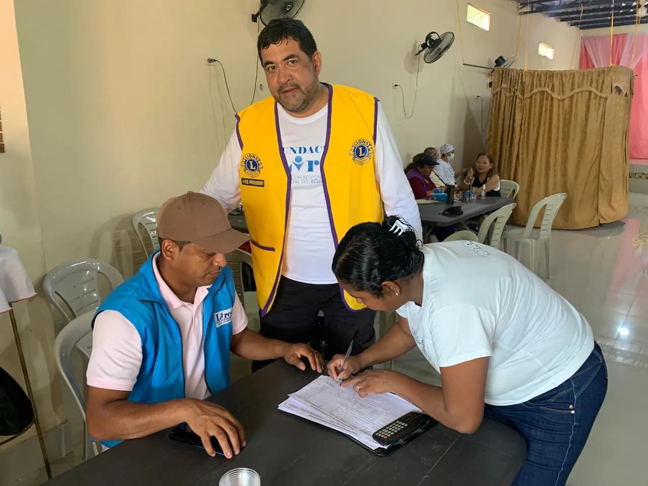 Brigada médica en Babahoyo beneficia a Pueblo Nuevo