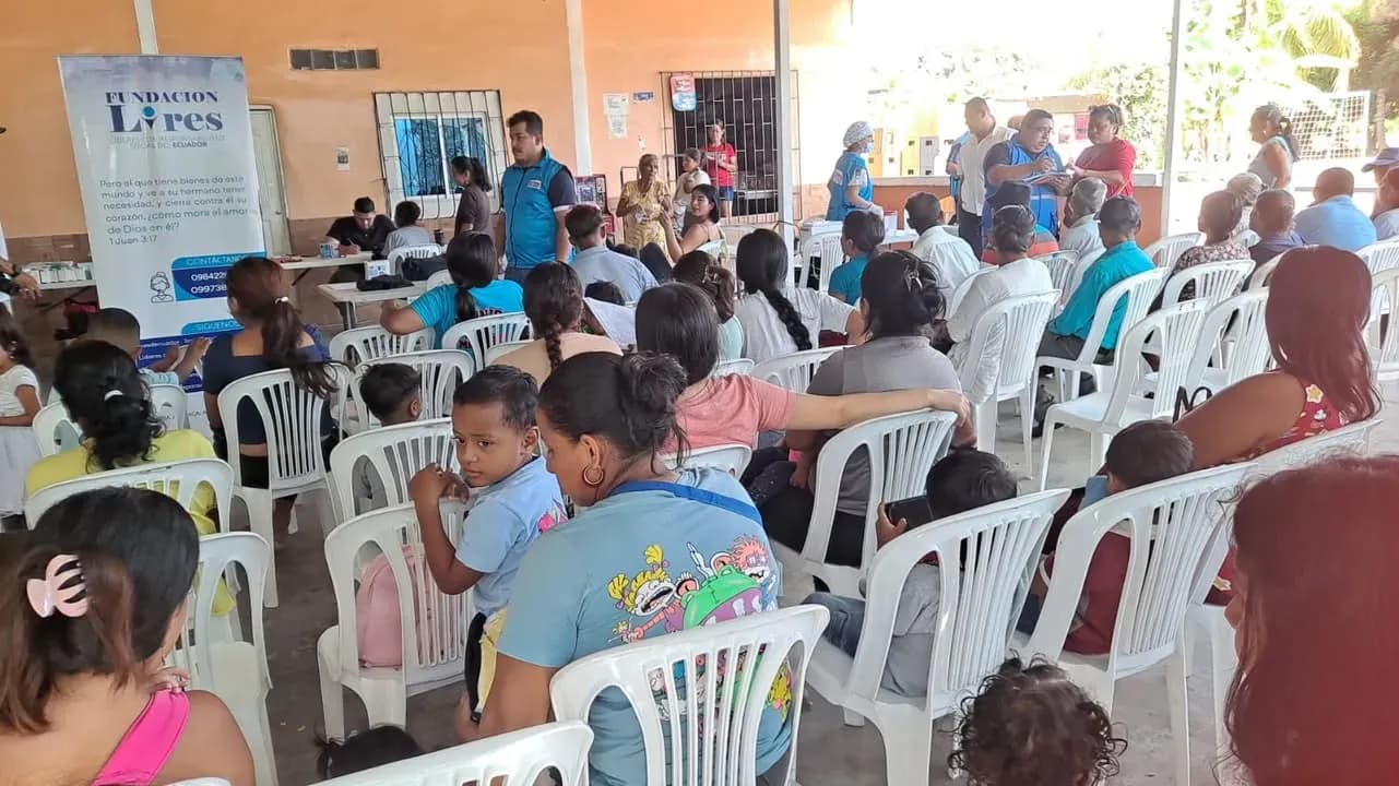 120 personas recibieron atención médica gratuita en Nobol