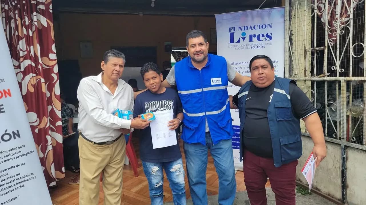 130 personas atendidas en brigada médica en Guayaquil