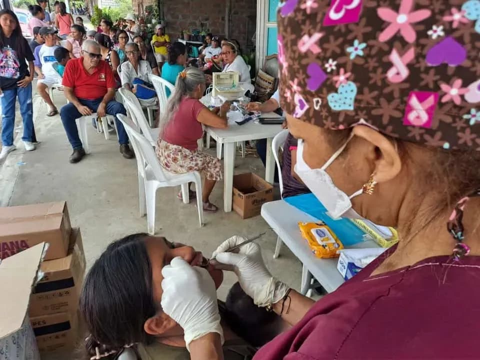 70 personas atendidas en brigada médica en Pedro Carbo