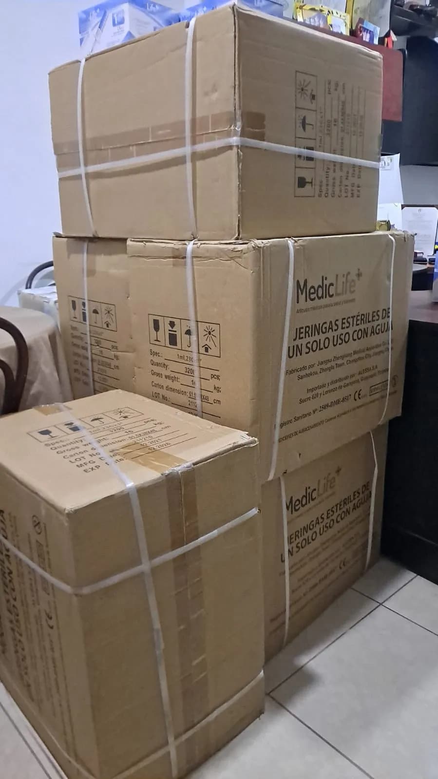 Donación de jeringas de insulina en Fundación LIRES