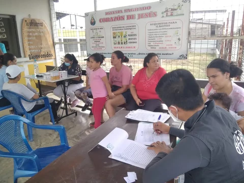 Atención integral a migrantes refugiados en Pedro Carbo