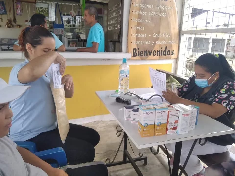 Atención integral a migrantes refugiados en Pedro Carbo