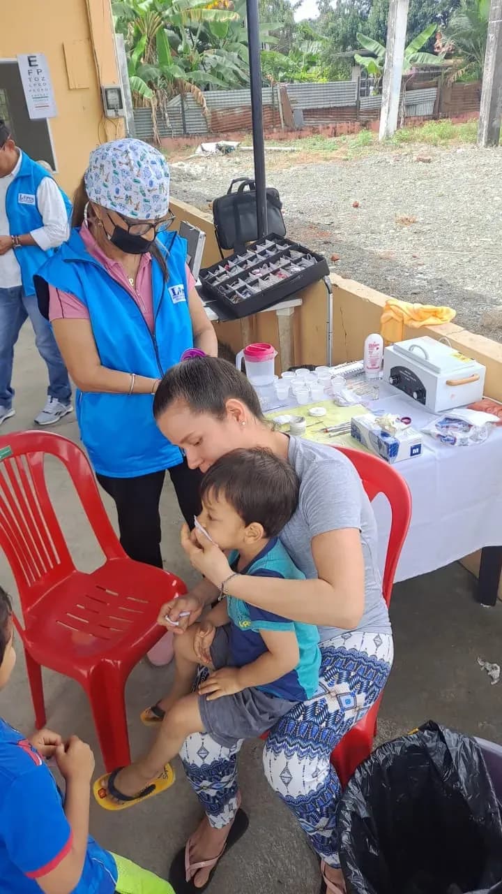 Brigada médica en Marcelino Maridueña