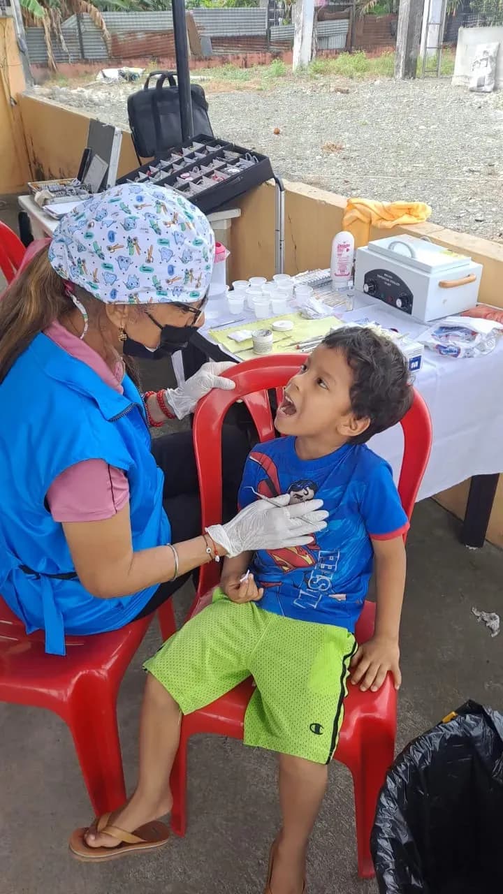 Brigada médica en Marcelino Maridueña