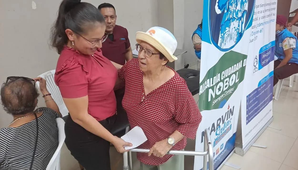 Brigada médica en Nobol atendió a 60 adultos mayores