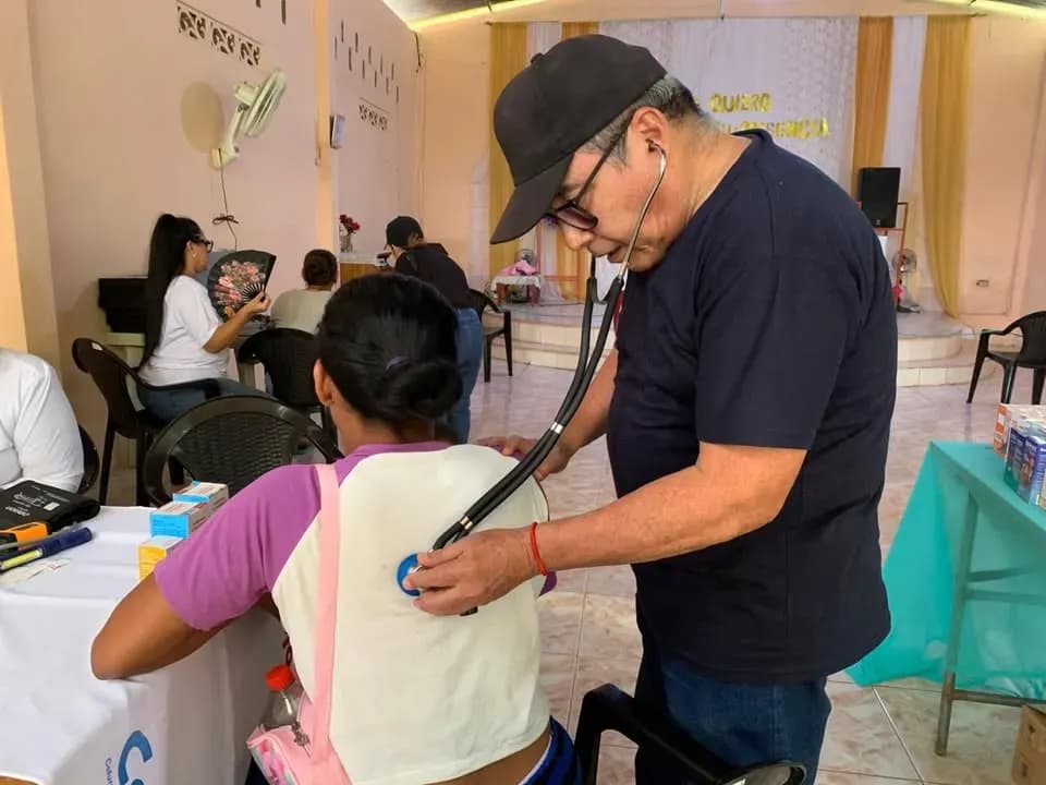 Brigada médica en Salitre