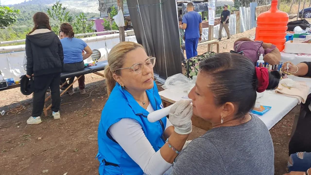 Brigada médica gratuita en Casas Viejas