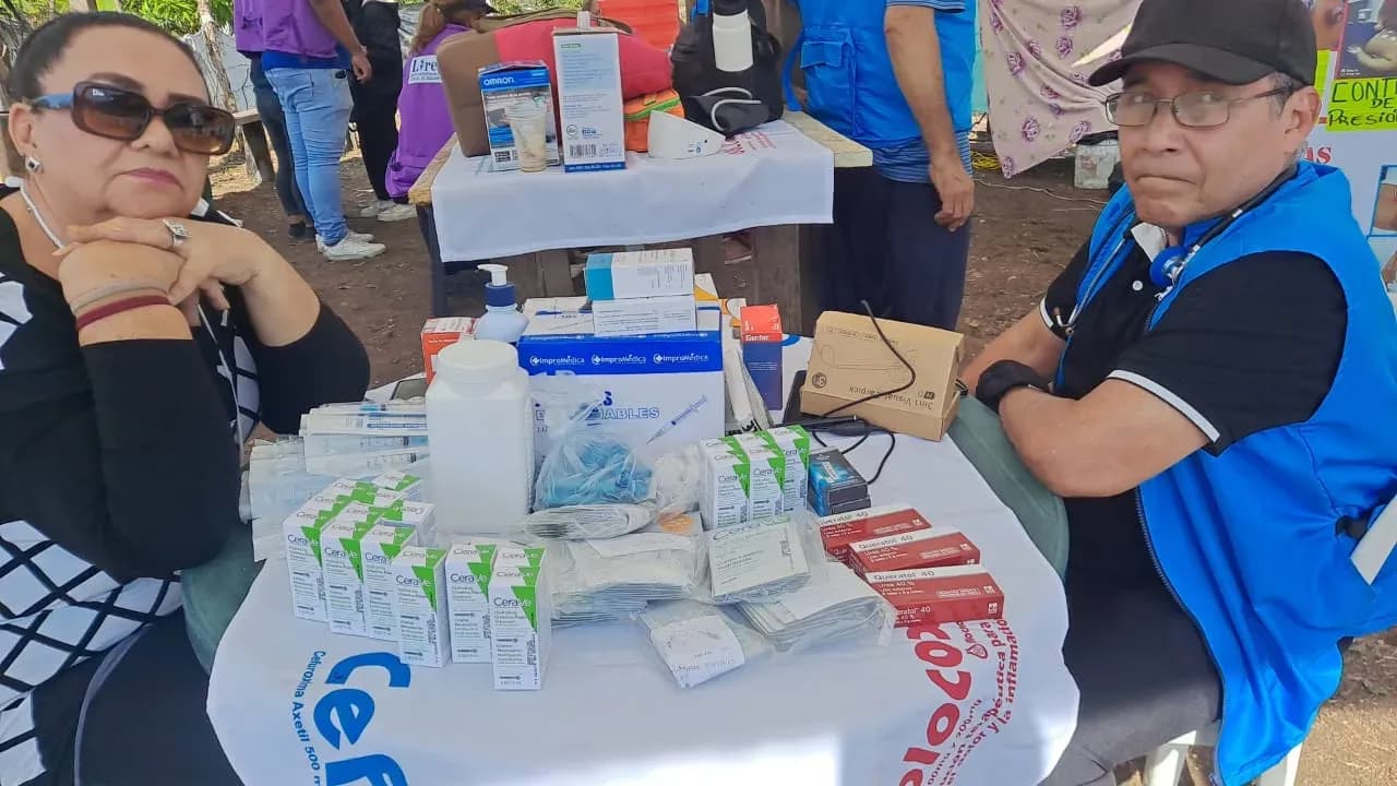 Brigada médica gratuita en Casas Viejas