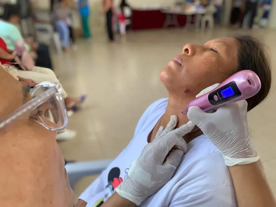 Brigada médica gratuita en Colonche