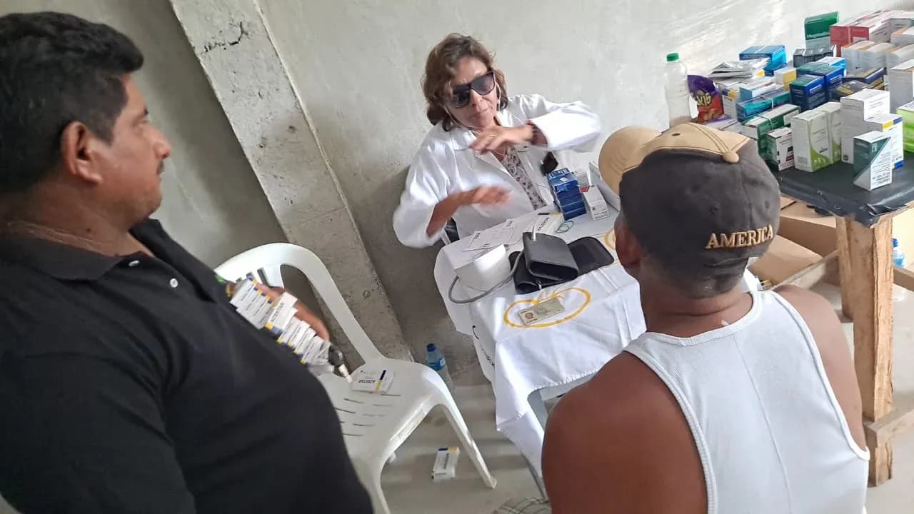 Brigada médica gratuita en Daule