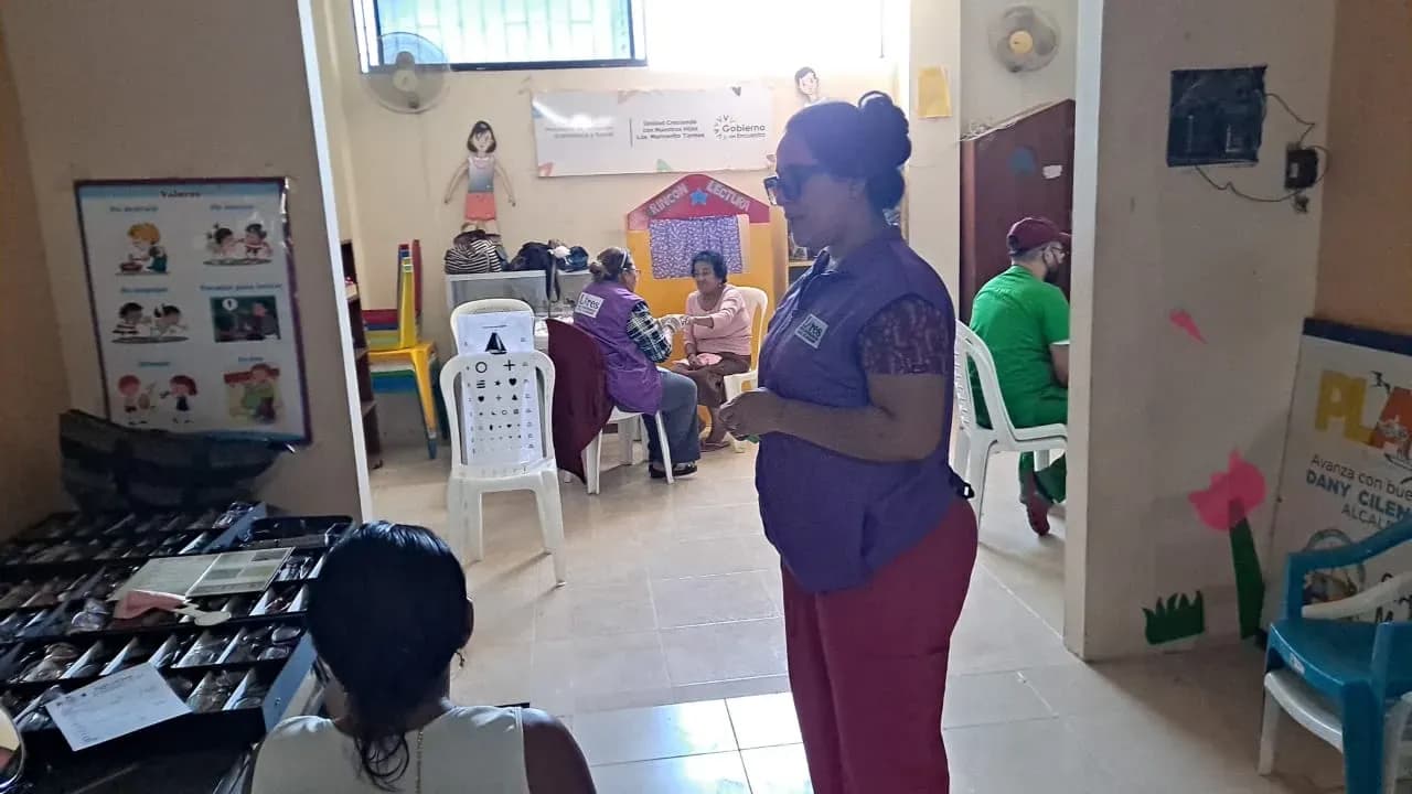 Brigada médica gratuita en General Villamil Playas