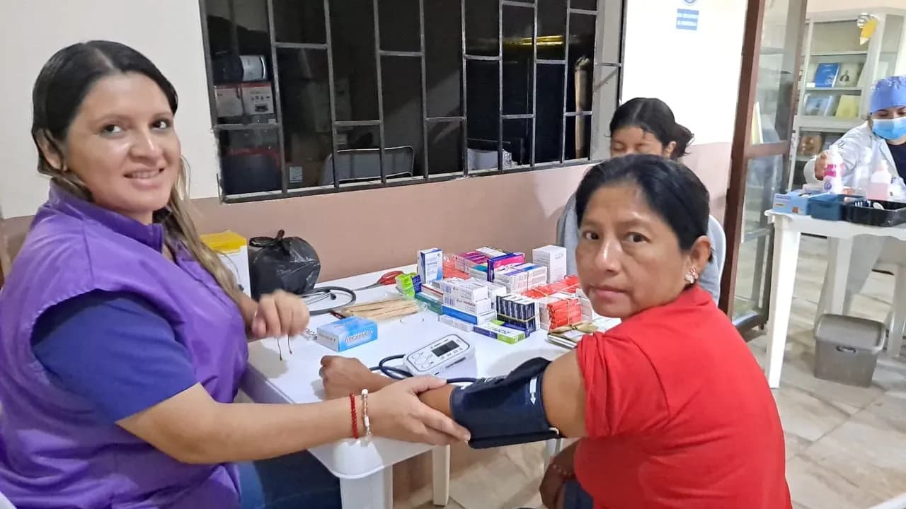 Brigada médica gratuita en General Villamil Playas