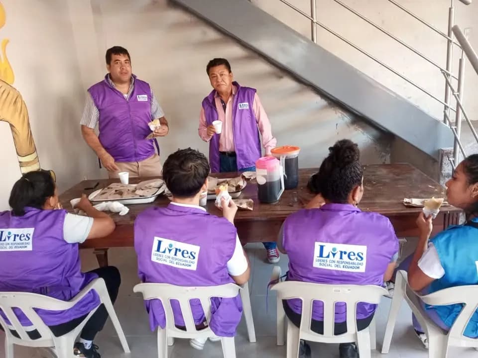 Brigada médica gratuita en Isidro Ayora