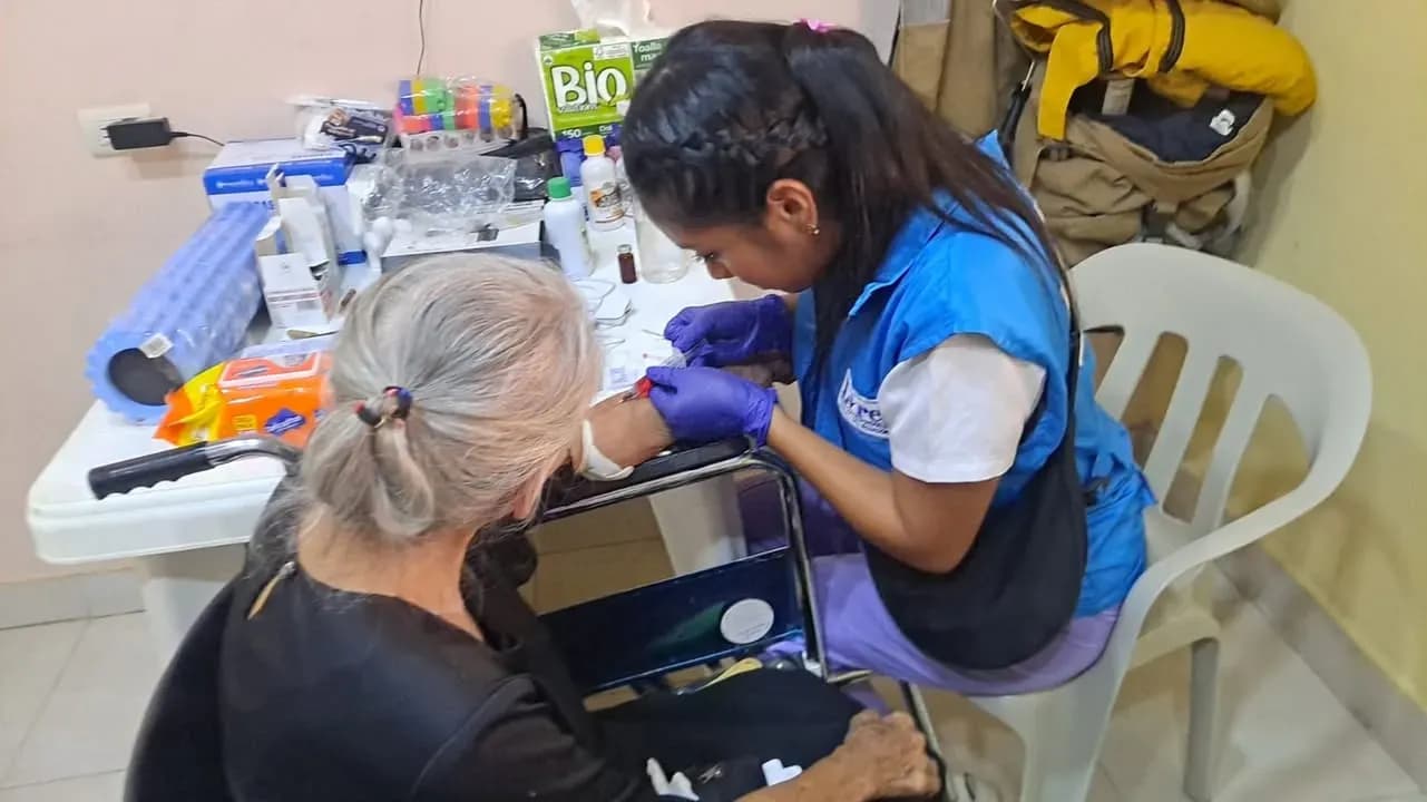 Brigada médica gratuita en Isidro Ayora