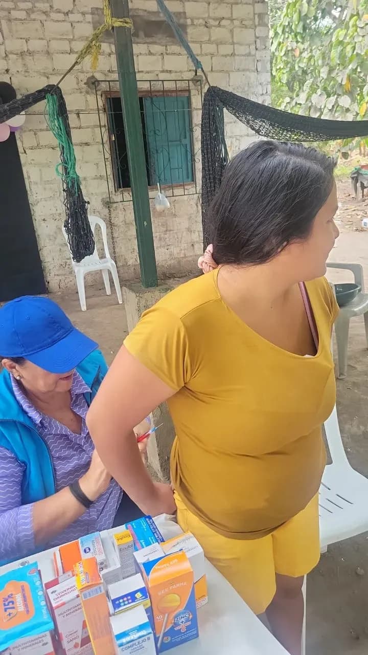 Brigada médica gratuita en Juján