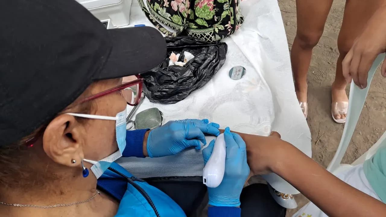 Brigada médica gratuita en Juján