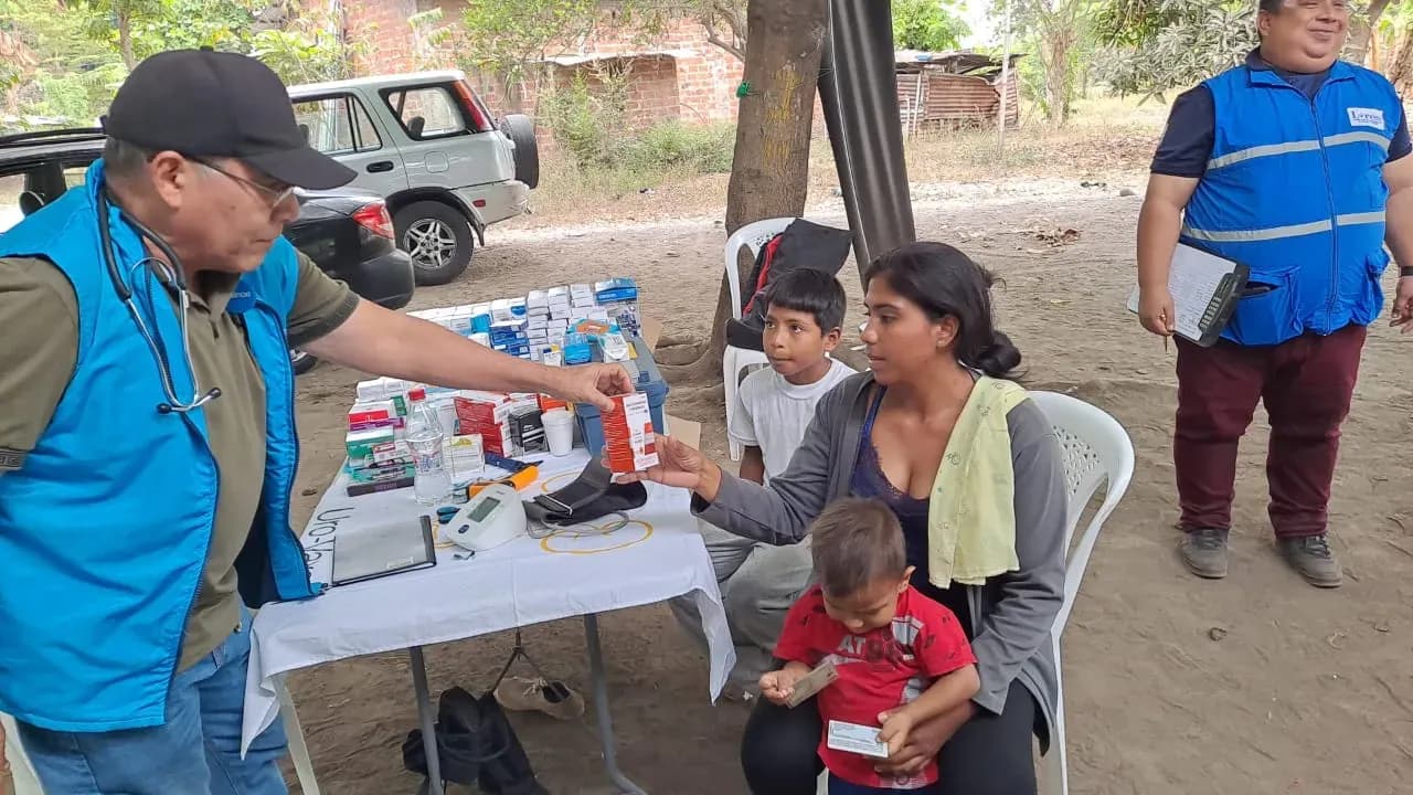 Brigada médica gratuita en Juján
