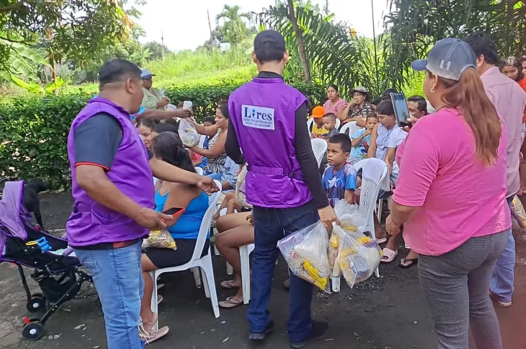 Brigada médica gratuita en Juján