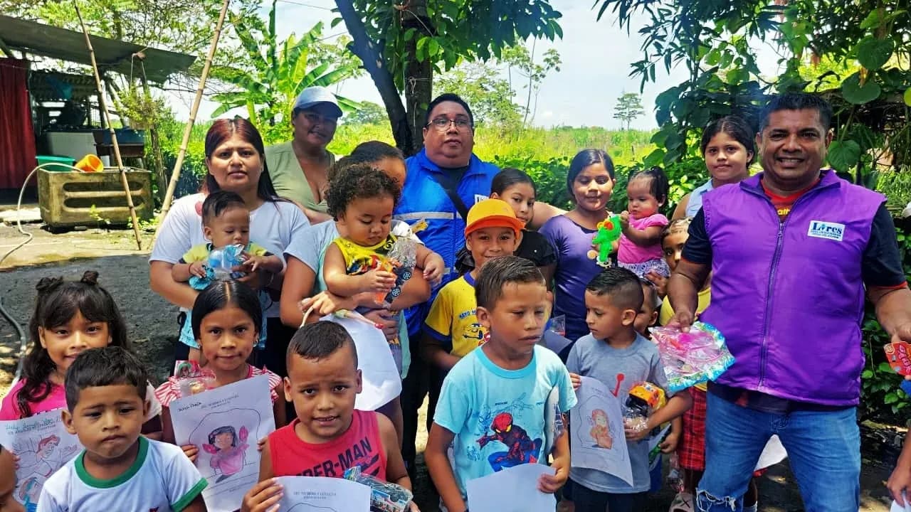 Brigada médica gratuita en Juján