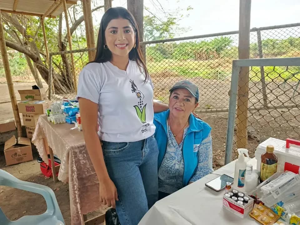 Brigada médica gratuita en Lomas de Sargentillo