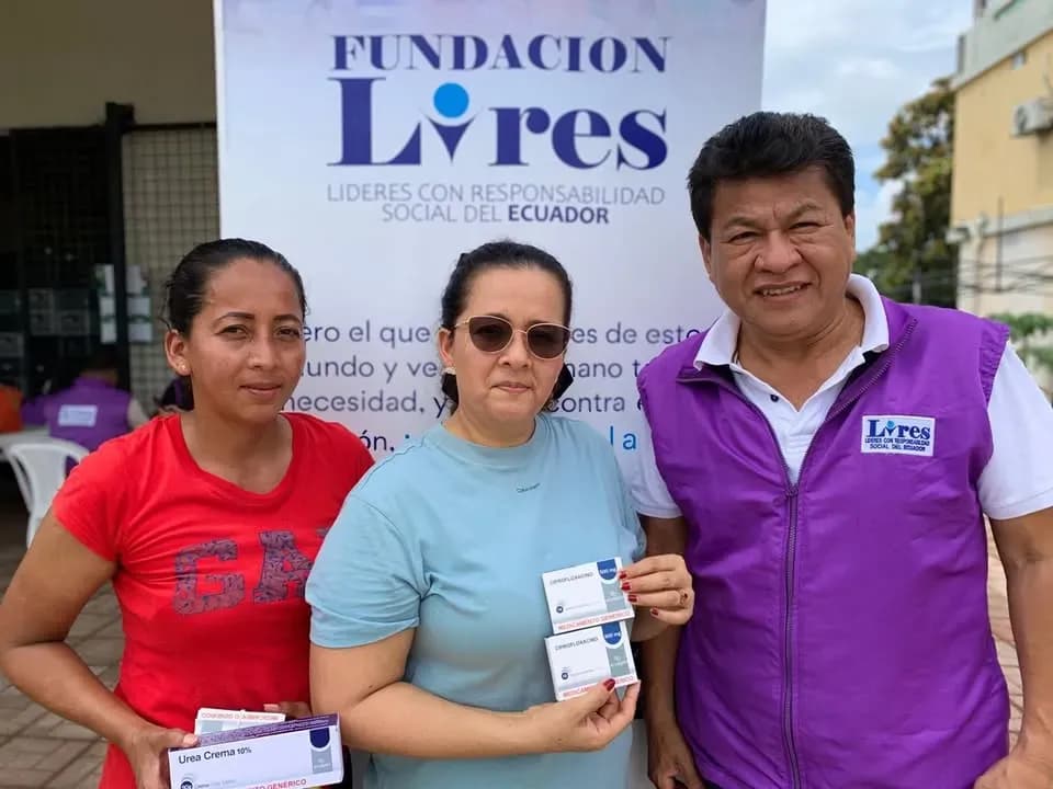 Brigada médica gratuita en Lomas de Sargentillo