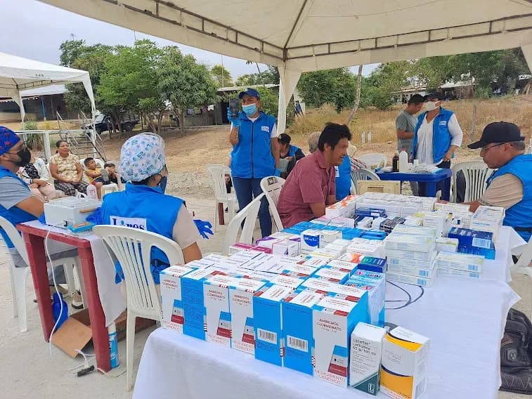 Brigada médica gratuita en Pedro Carbo
