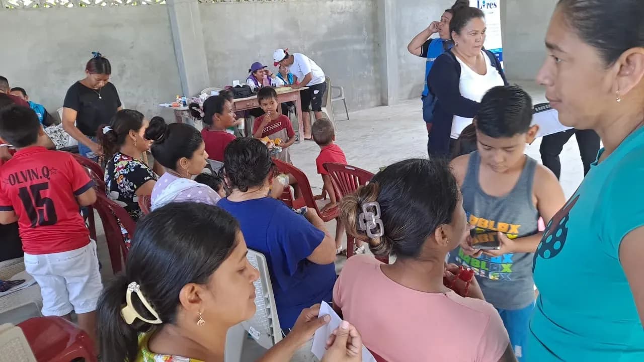 Brigada médica gratuita en Salitre