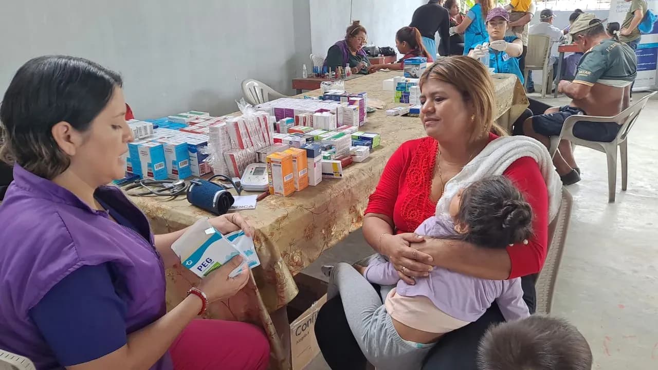 Brigada médica gratuita en Salitre