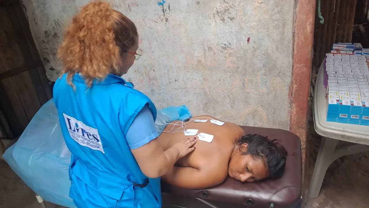 Brigada médica gratuita en Salitre