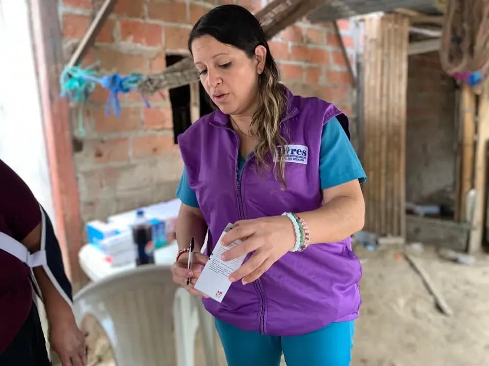 Brigada médica gratuita en Salitre