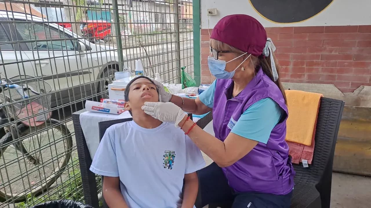 Brigada médica gratuita en Salitre