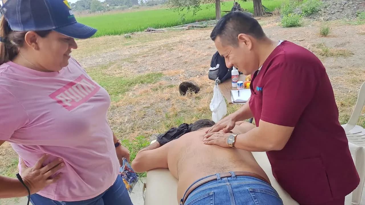 Free medical brigade in Taura, Naranjal