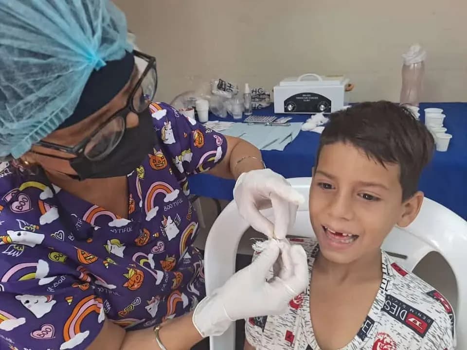 Brigada odontológica gratuita en Nobol
