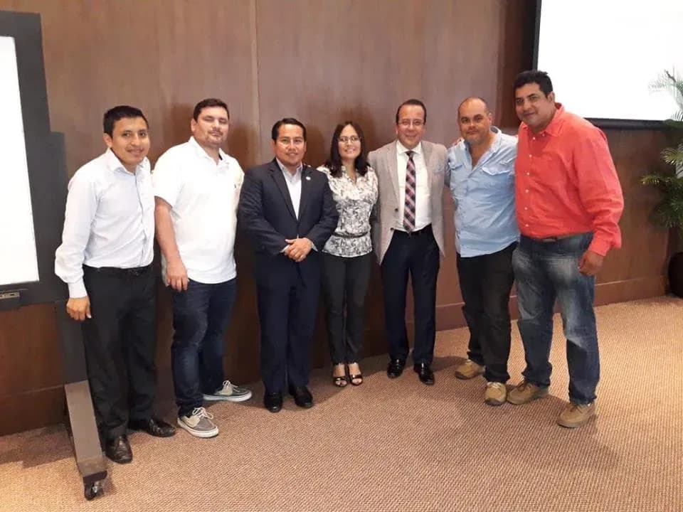 Capacitación en liderazgo ciudadano en la Escuela de Emprendimiento