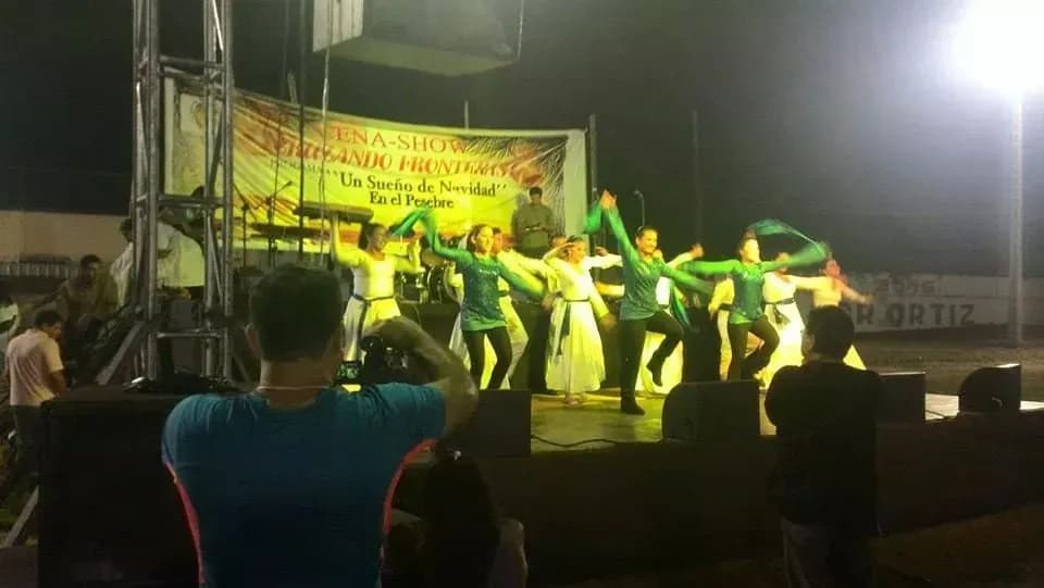 Cena show para 10,000 personas en Pedro Carbo