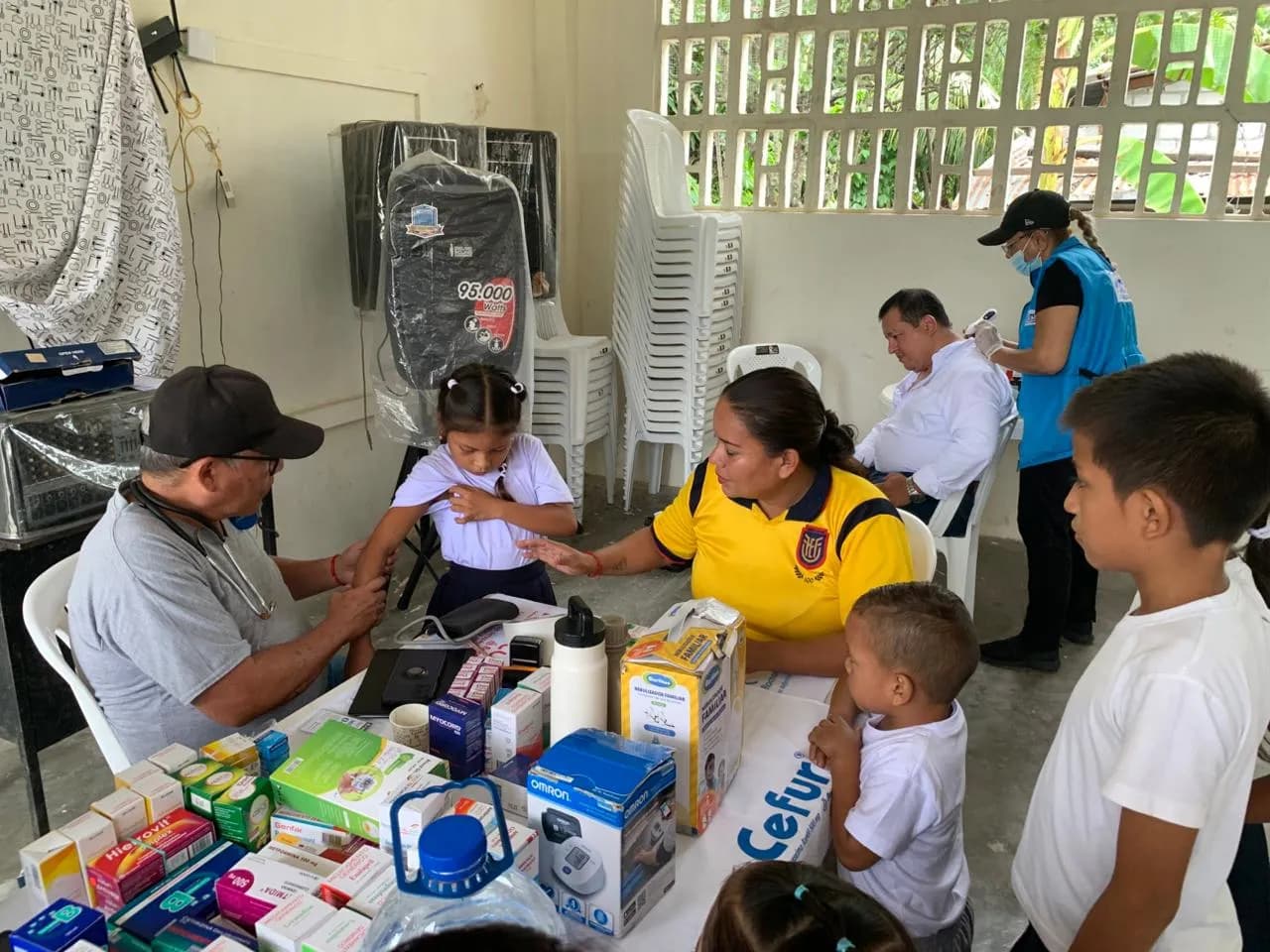 Brigada médica en Colimes: salud en el recinto Pueblo Nuevo