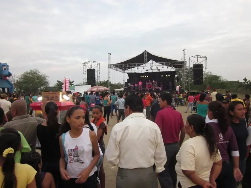 Festival cruzando fronteras en Pedro Carbo