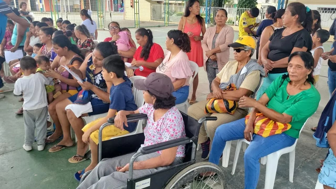 Fundación LIRES brinda atención médica en Pedro Carbo