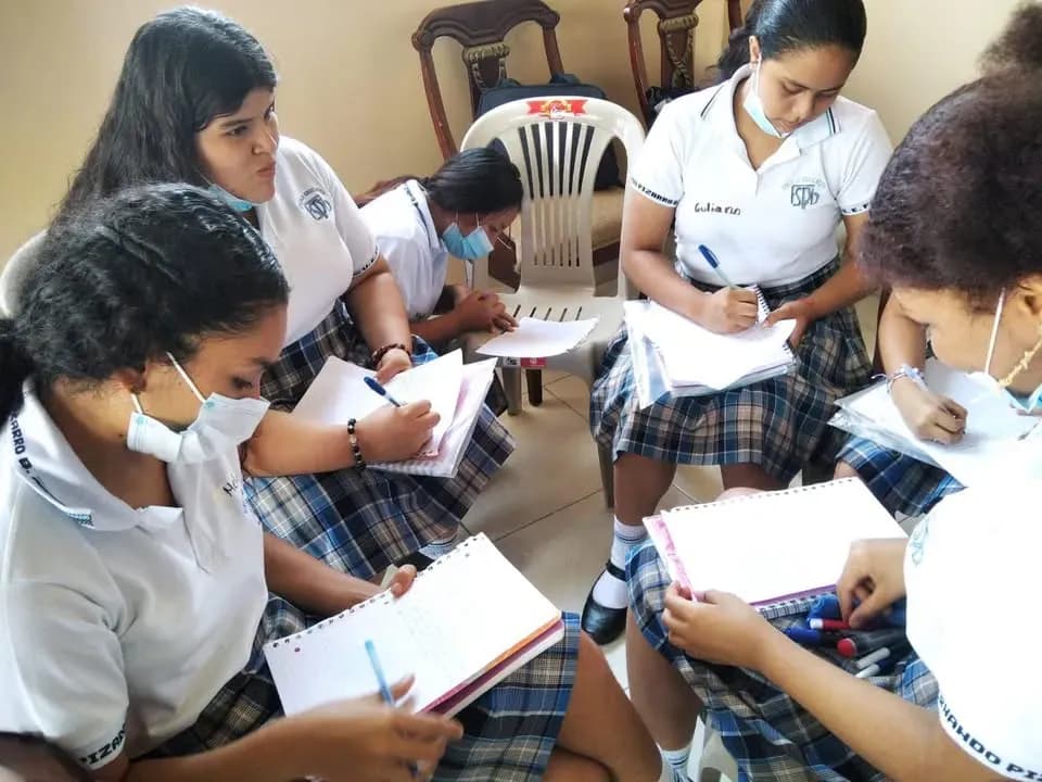 Fundación LIRES capacita en programa Prenatal