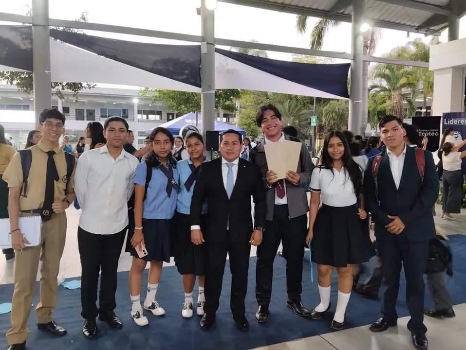 Fundación LIRES en la inauguración de la XIII Promoción Guayaquil
