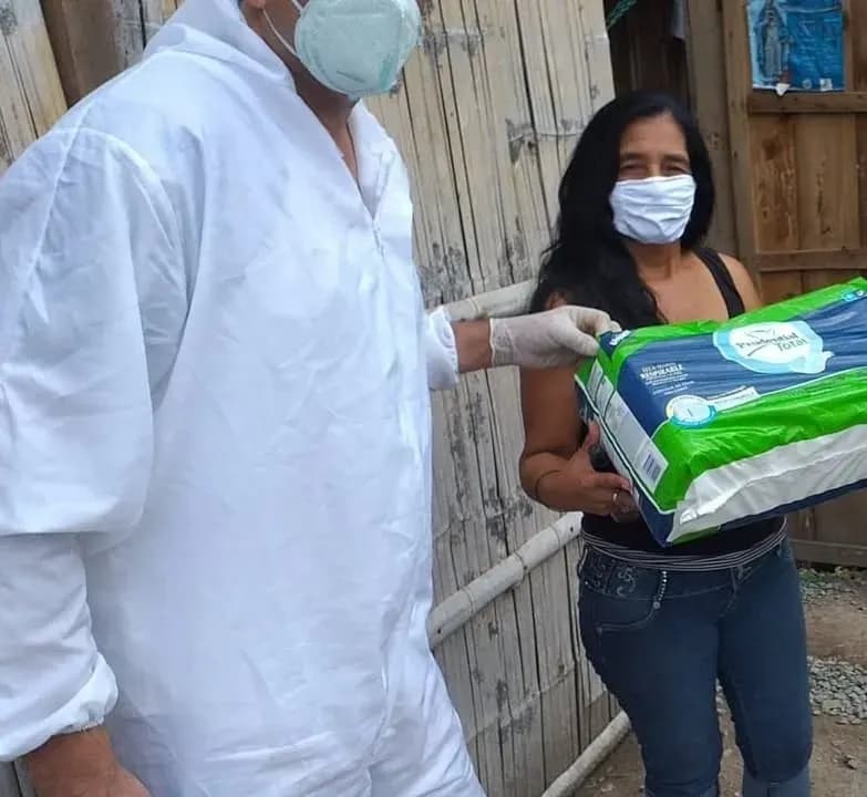 Líderes con responsabilidad social asisten a ciudadanos vulnerables