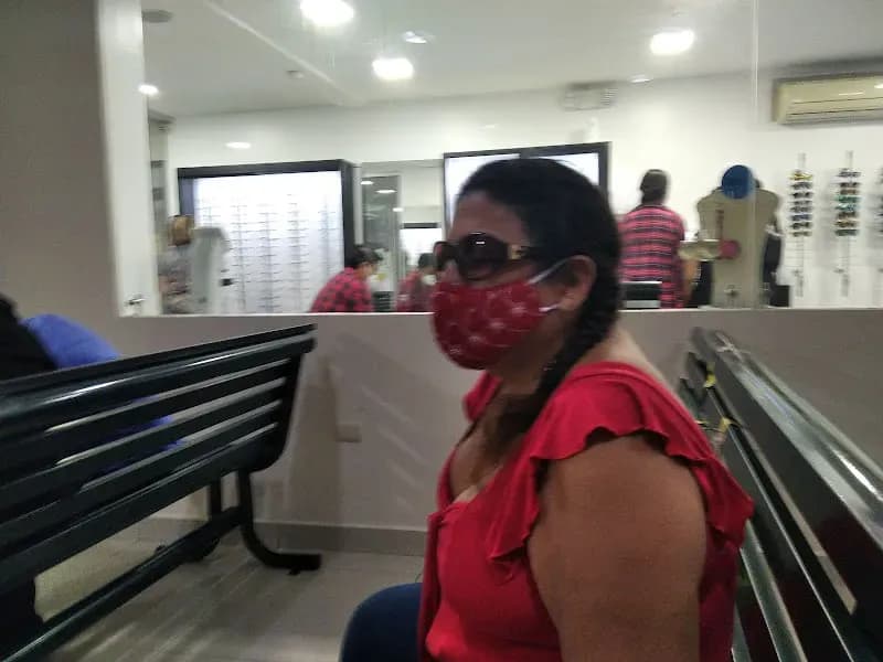 Líderes con responsabilidad social asisten a ciudadanos vulnerables