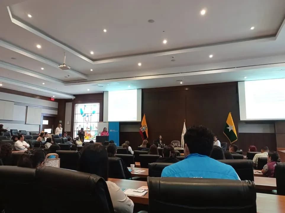 Líderes con Responsabilidad Social en conferencia de prevención