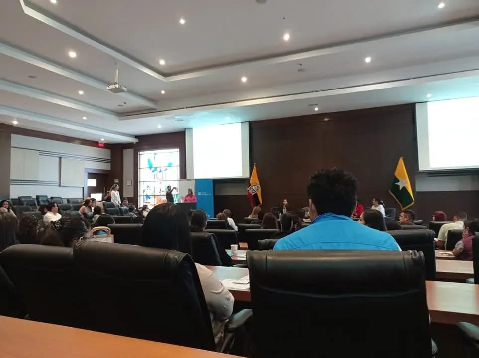 Líderes con Responsabilidad Social en conferencia de prevención