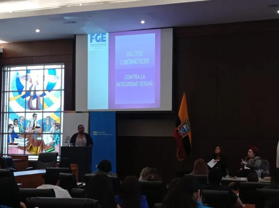 Líderes con Responsabilidad Social en conferencia de prevención
