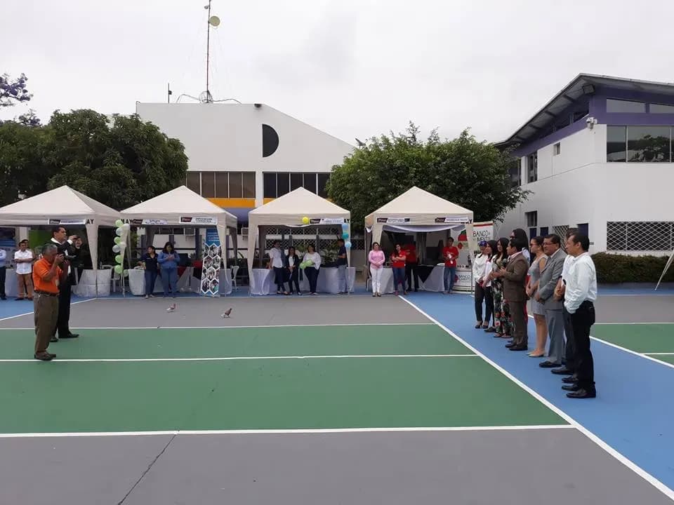 Líderes presentan proyectos en Escuela de Emprendimiento