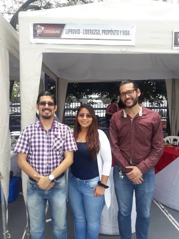 Líderes presentan proyectos en Escuela de Emprendimiento