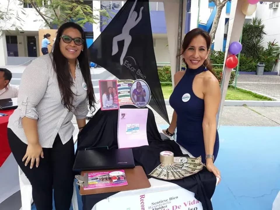 Líderes presentan proyectos en Escuela de Emprendimiento