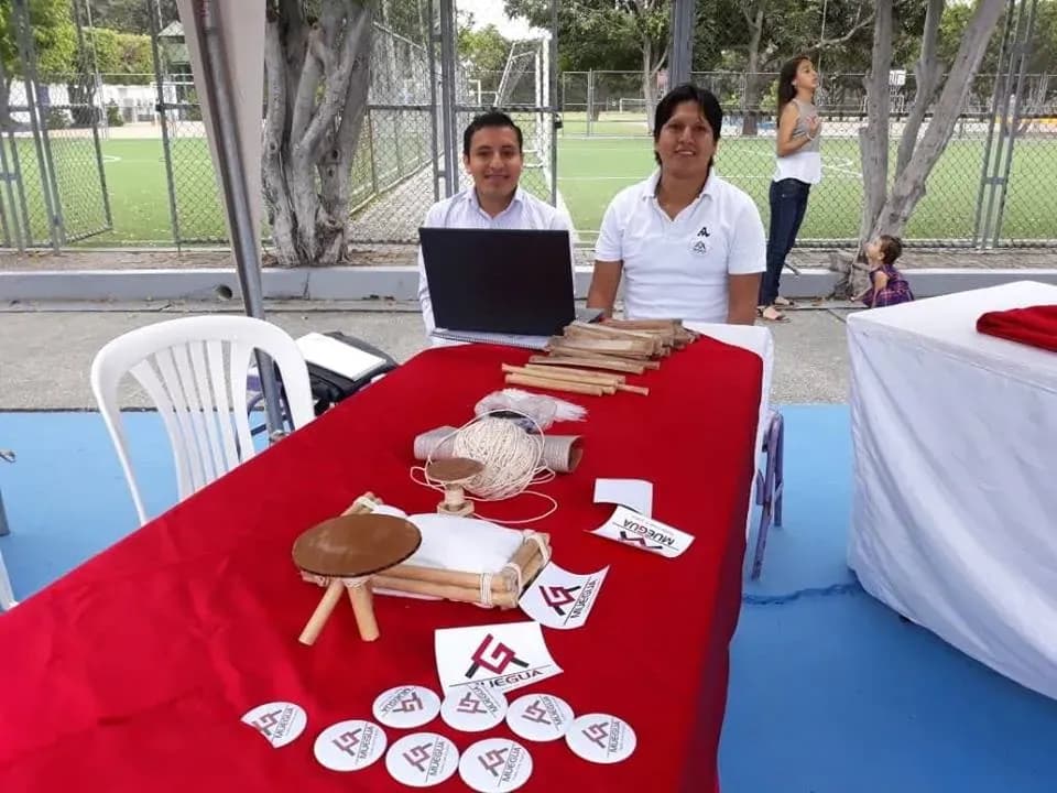 Líderes presentan proyectos en Escuela de Emprendimiento